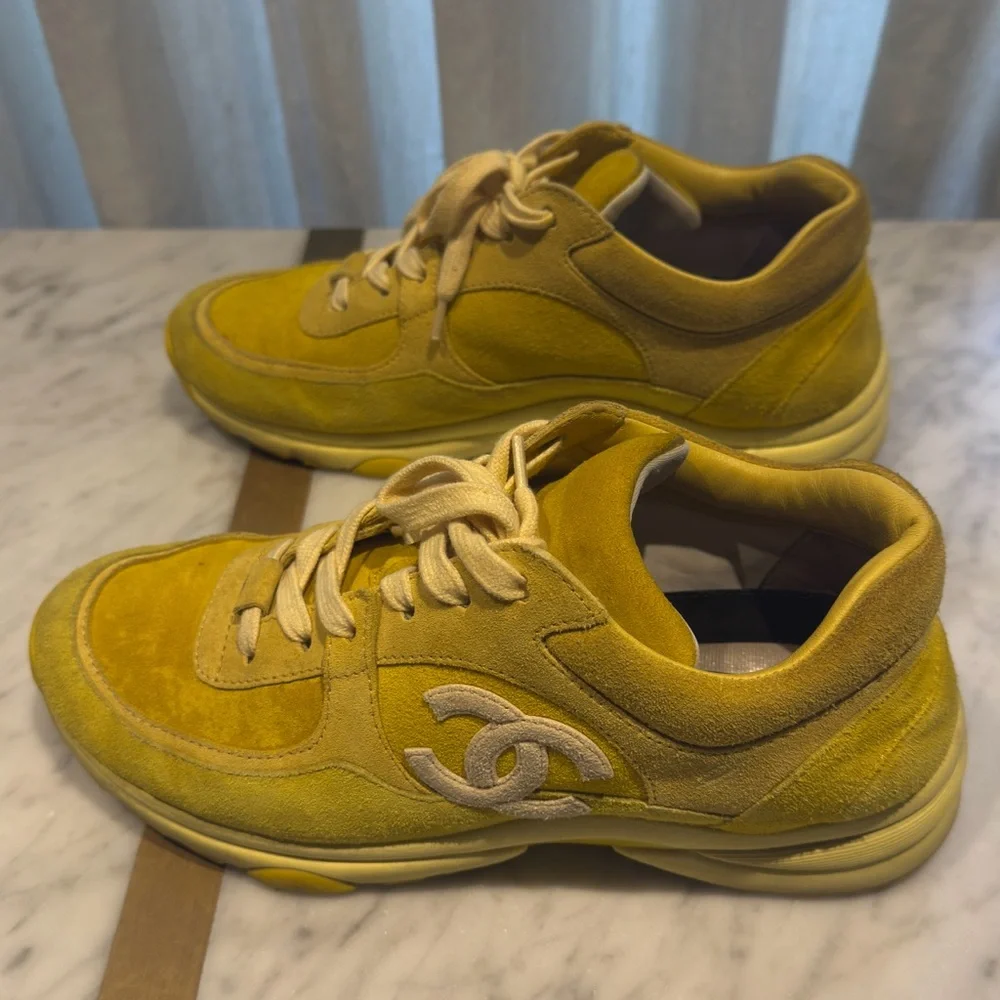 Chanel yellow suede sneakers (women’s) - Picture 3 of 8